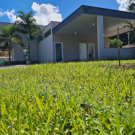 Lux House - Natureza - Piscina - Alto Padrao. นอวาเตรนโต ภายนอก รูปภาพ