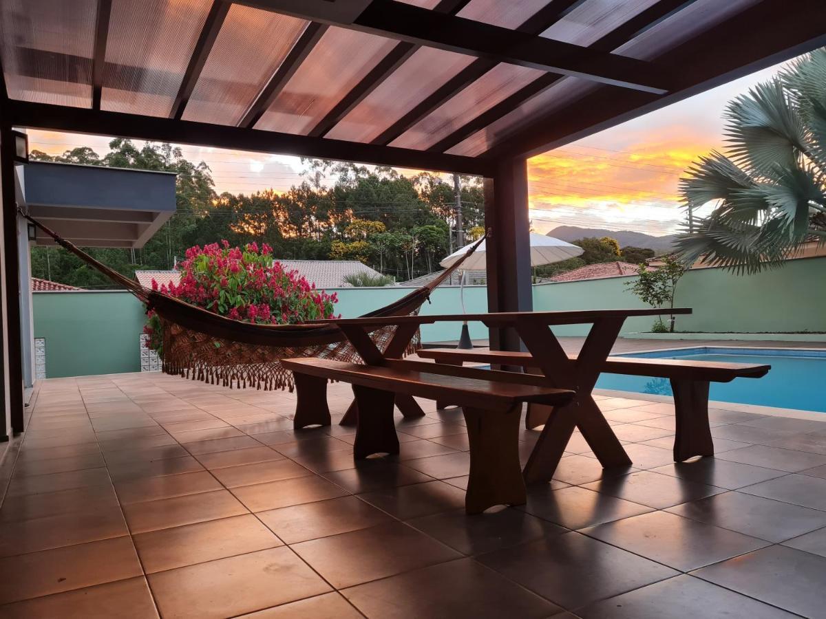 Lux House - Natureza - Piscina - Alto Padrao. นอวาเตรนโต ภายนอก รูปภาพ