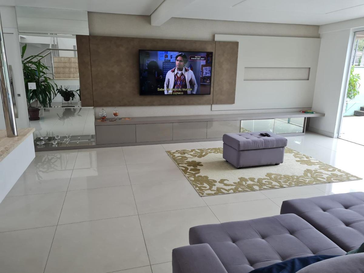 Lux House - Natureza - Piscina - Alto Padrao. นอวาเตรนโต ภายนอก รูปภาพ